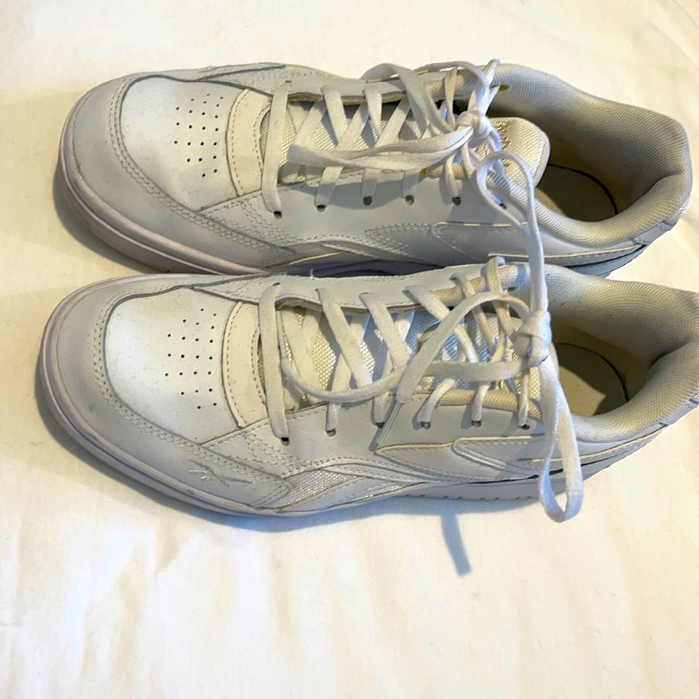 White Reebok women’s platform sneaker size 8.